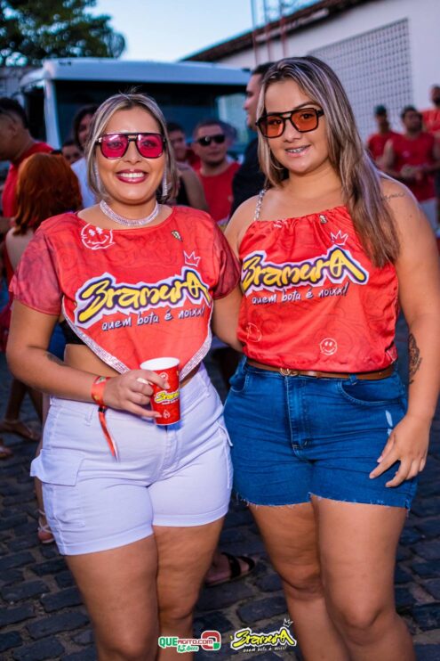 Milhares de foliões se divertiram no desfile do Bloco Bramura na Micareta de Pau Brasil 2025 216