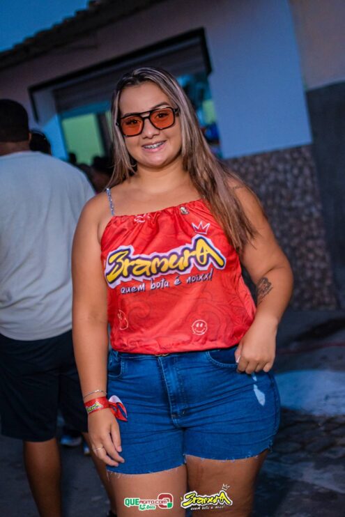 Milhares de foliões se divertiram no desfile do Bloco Bramura na Micareta de Pau Brasil 2025 238