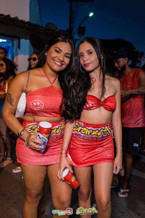 Milhares de foliões se divertiram no desfile do Bloco Bramura na Micareta de Pau Brasil 2025 293