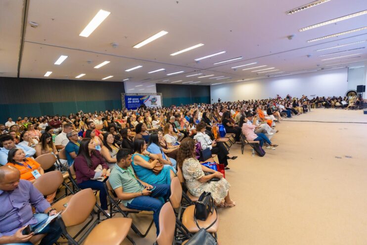 Eunápolis participa do 14º Encontro Baiano de Gestores Municipais de Assistência Social 24