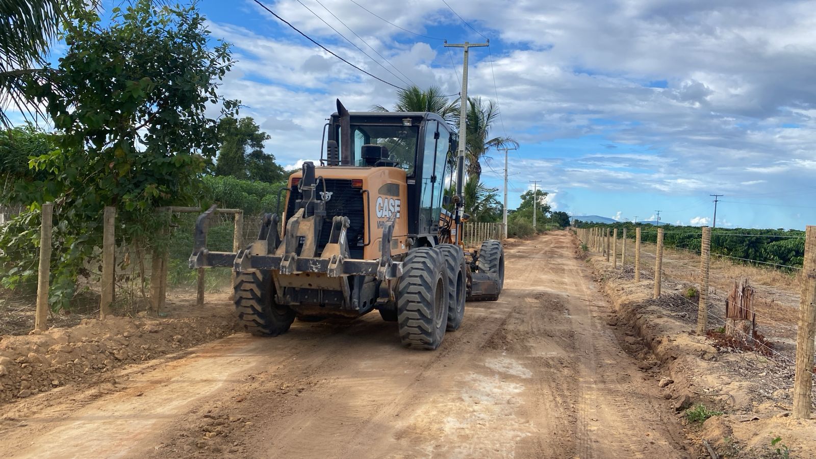 Prefeitura de Eunápolis intensifica patrolamento nas vias urbanas e rurais 8