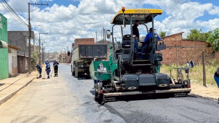 O asfalto chegou: Prefeitura avança com obras de pavimentação em Eunápolis 9