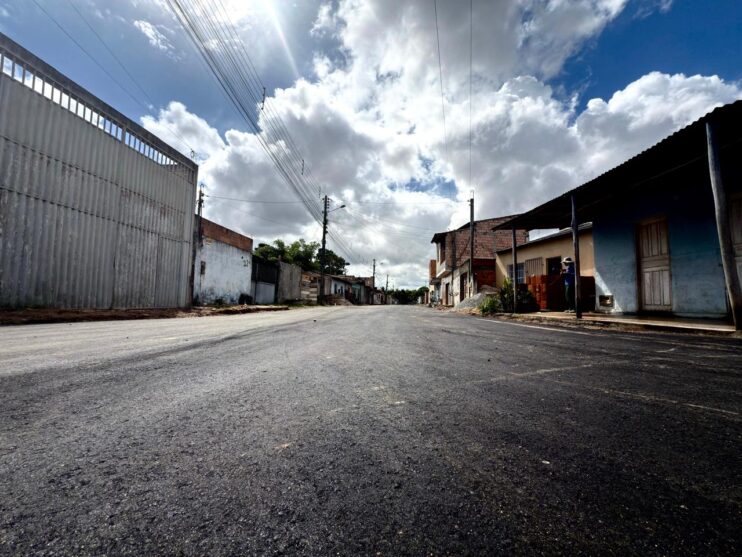 O asfalto chegou: Prefeitura avança com obras de pavimentação em Eunápolis 16