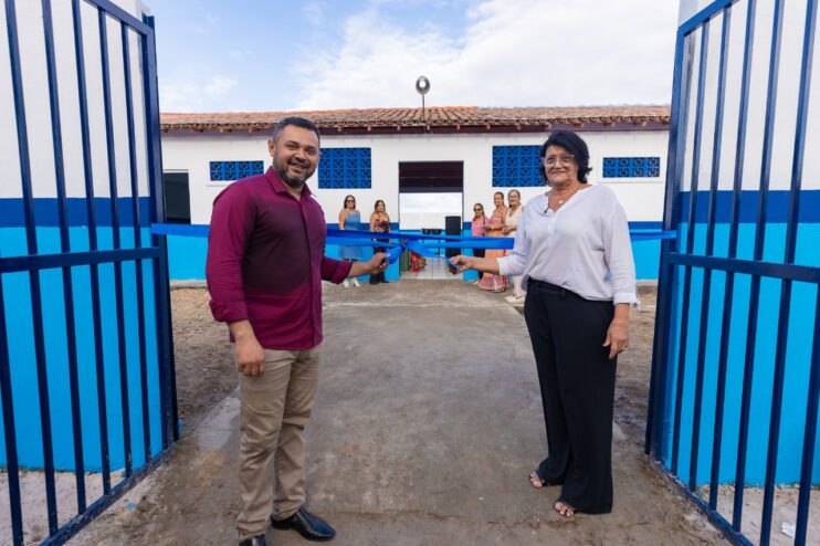 Prefeitura de Eunápolis reativa Escola Municipal Renascer e entrega requalificação da unidade 12