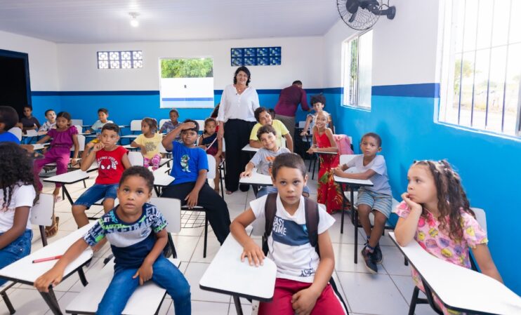 Prefeitura de Eunápolis reativa Escola Municipal Renascer e entrega requalificação da unidade 23