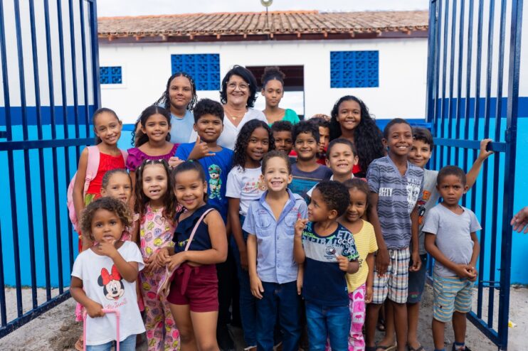 Prefeitura de Eunápolis reativa Escola Municipal Renascer e entrega requalificação da unidade 17