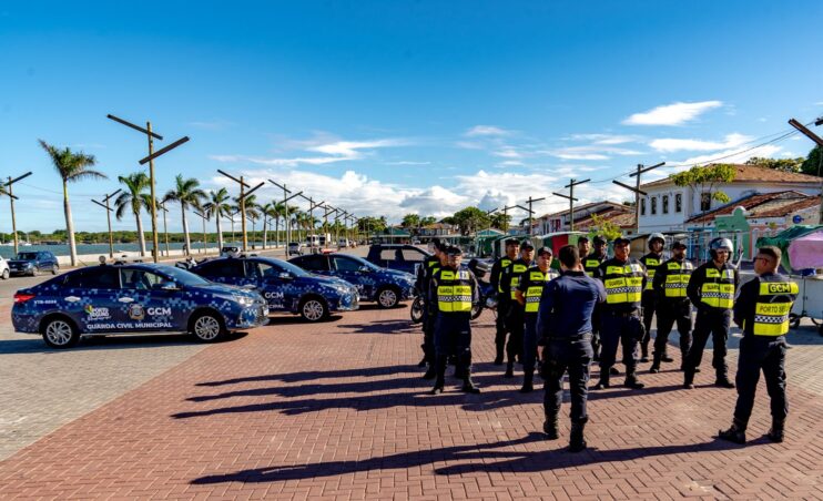 Apoio da Guarda Civil Municipal e CAF reforça ordenamento do trânsito em Porto Seguro 17