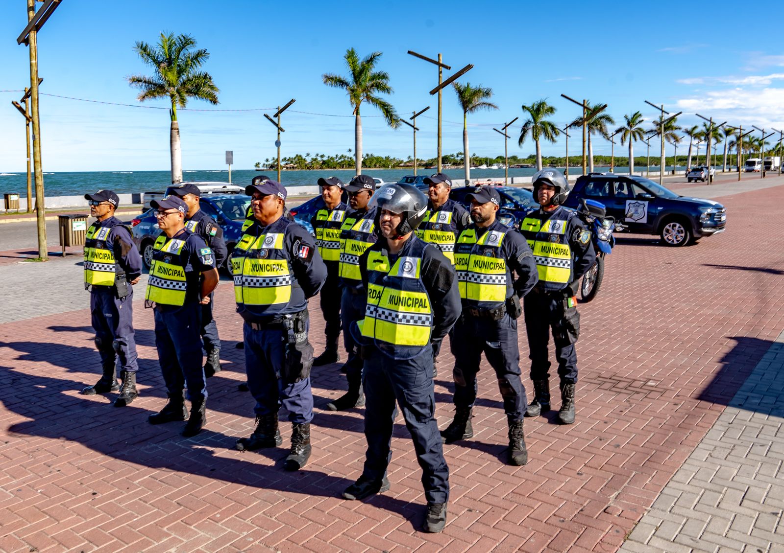 Apoio da Guarda Civil Municipal e CAF reforça ordenamento do trânsito em Porto Seguro 16