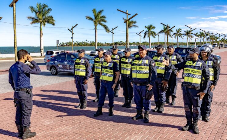 Apoio da Guarda Civil Municipal e CAF reforça ordenamento do trânsito em Porto Seguro 15