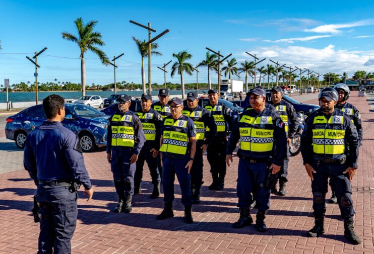 Apoio da Guarda Civil Municipal e CAF reforça ordenamento do trânsito em Porto Seguro 13