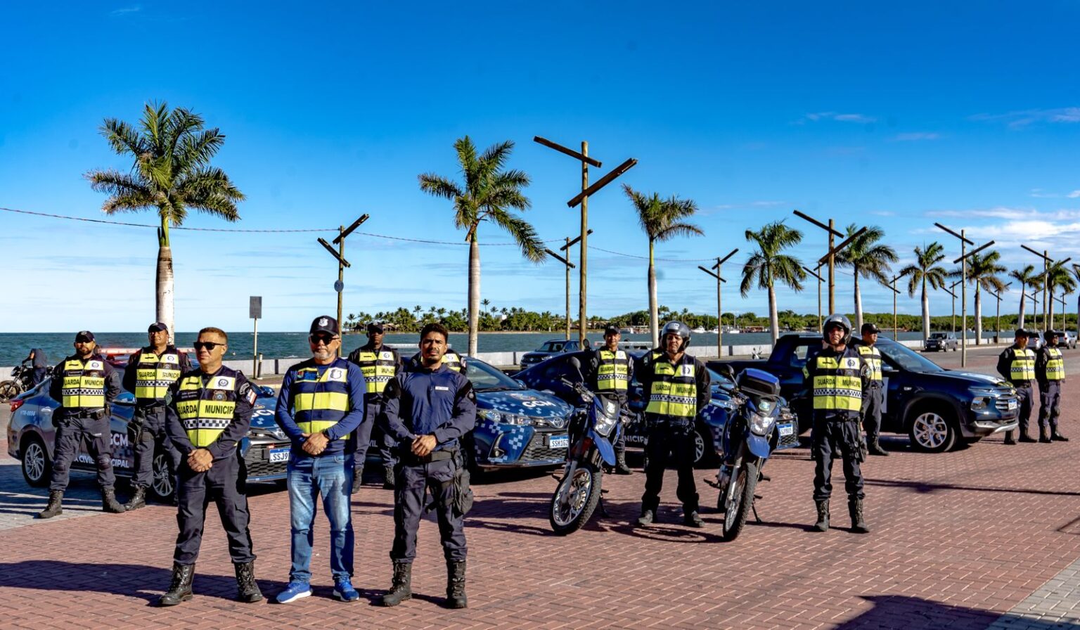 Apoio da Guarda Civil Municipal e CAF reforça ordenamento do trânsito em Porto Seguro 8