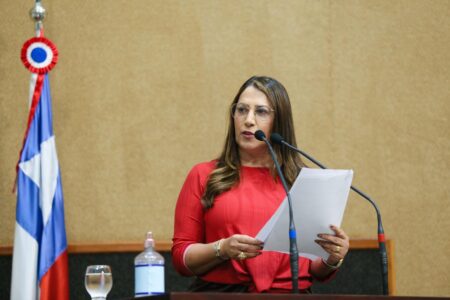 Projeto de Lei da Deputada Cláudia Oliveira de Combate à Endometriose é Aprovado na Bahia 10