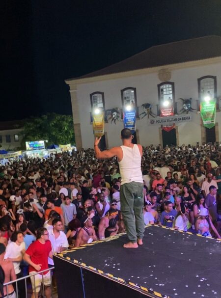 Show de Fabinho F. Play em Rio de Contas atrai foliões de várias localidades 4