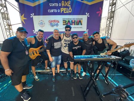 Léo Fera & Forrozão anima foliões no Largo Pedro Arcanjo 12