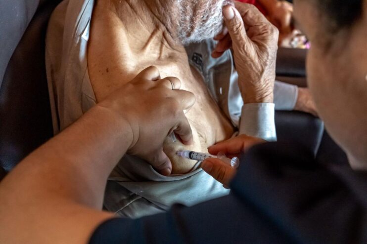 Prefeitura de Porto Seguro promove ação de vacinação contra a Influenza no Lar de Idosos 12
