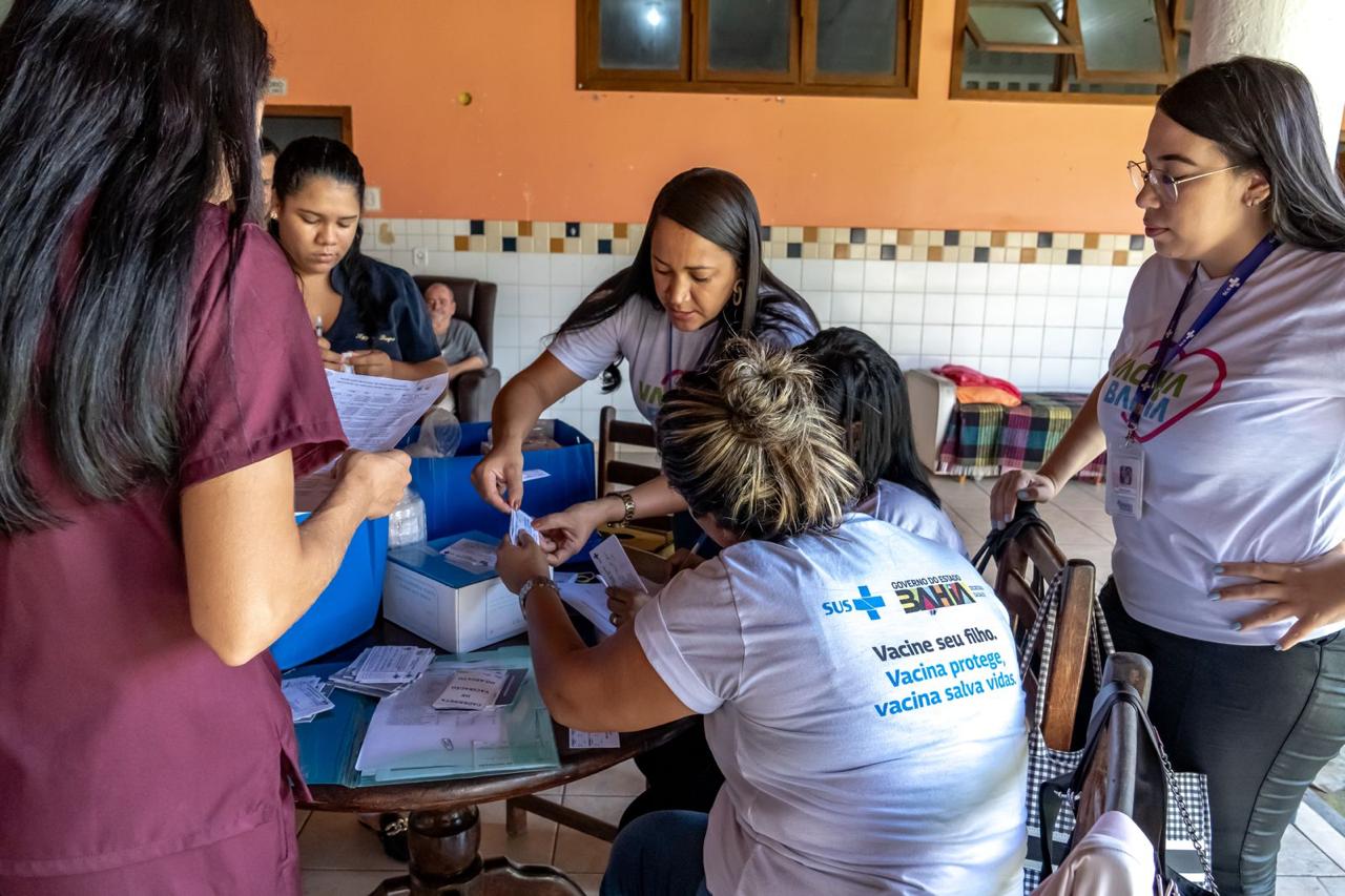 Prefeitura de Porto Seguro promove ação de vacinação contra a Influenza no Lar de Idosos 7