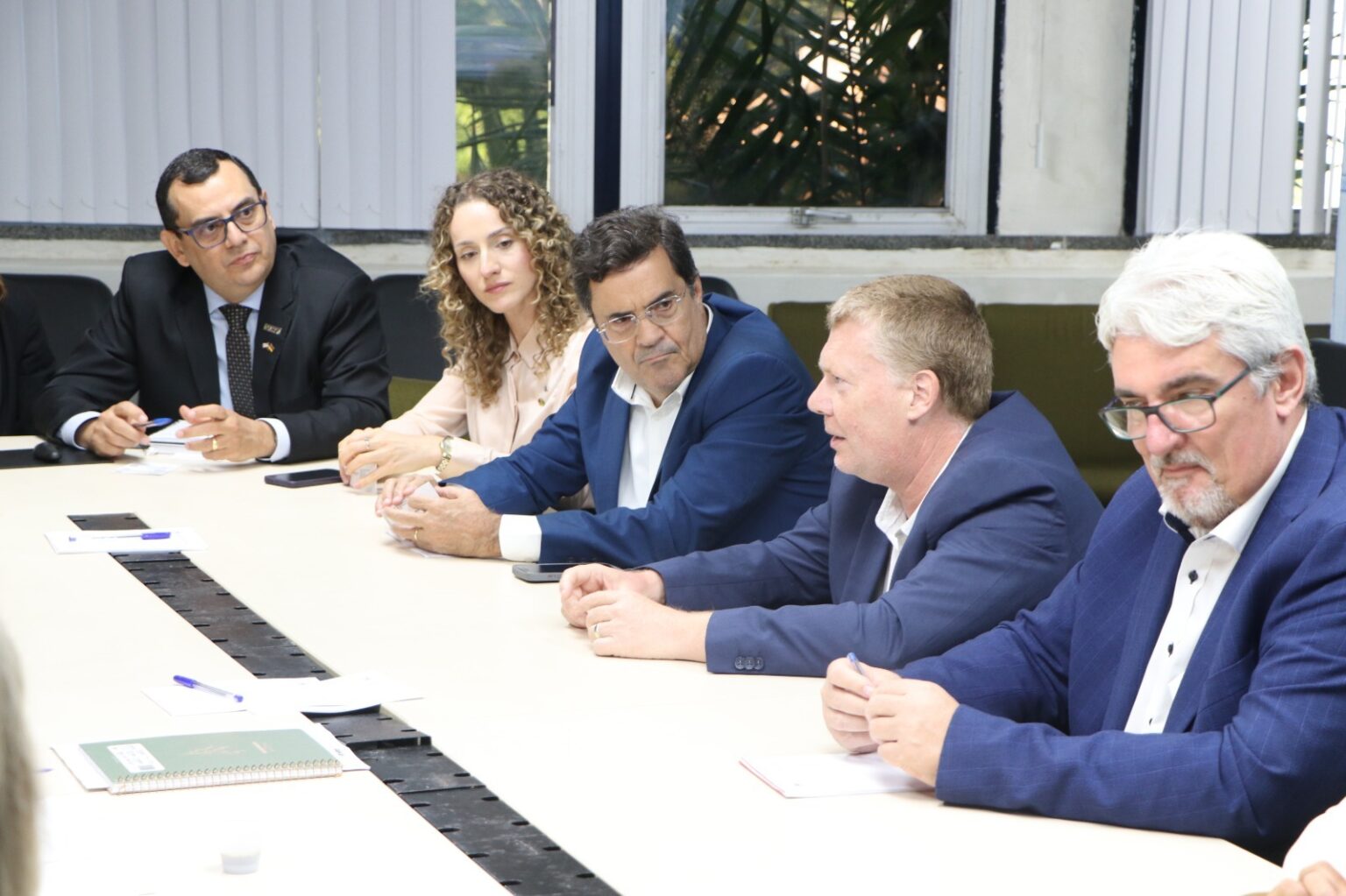 Governo do Estado apresenta oportunidades de negócios na Bahia para Câmara de Comércio e Indústria Brasil-Alemanha Governo do Estado apresenta oportunidades de negócios na Bahia para Câmara de Comércio e Indústria Brasil-Alemanha 6