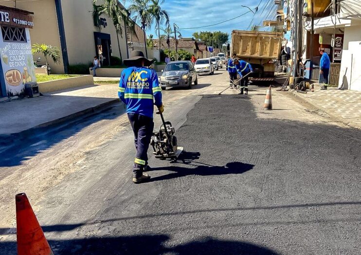 Operação tapa-buracos melhora acesso entre o Hospital Luís Eduardo e o bairro Parque Ecológico 26
