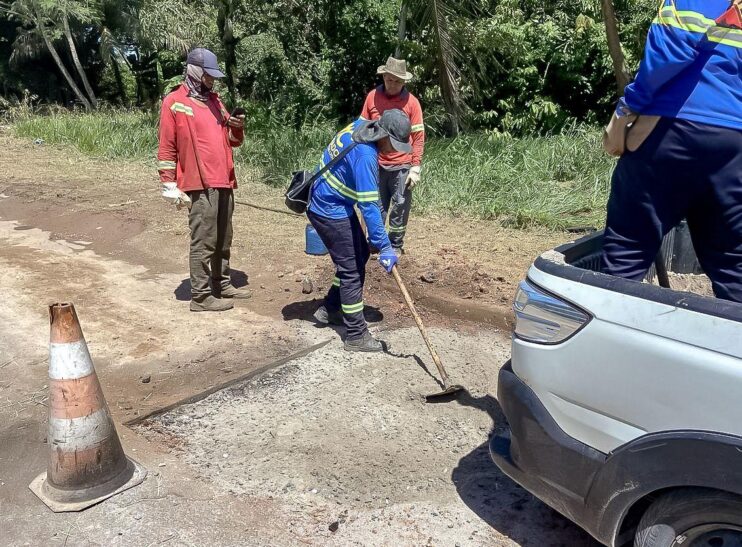 Operação tapa-buracos melhora acesso entre o Hospital Luís Eduardo e o bairro Parque Ecológico 21