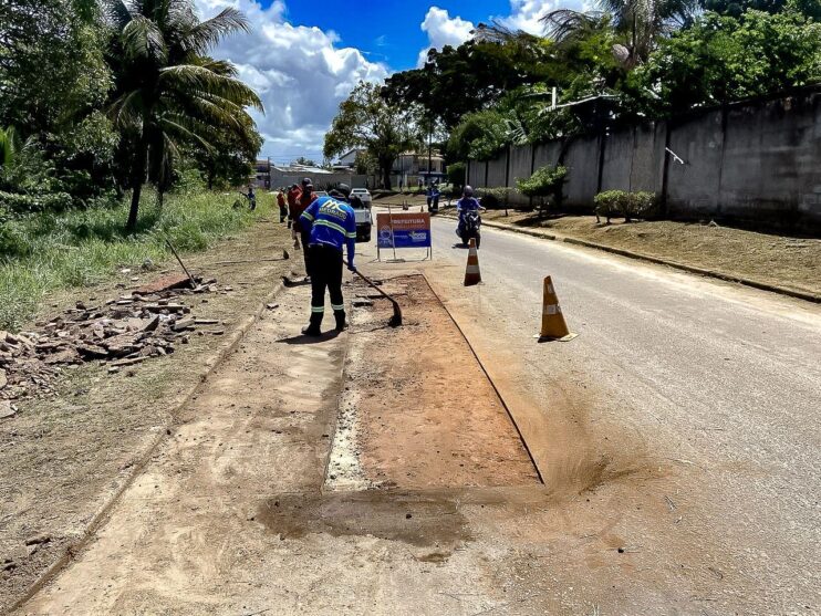 Operação tapa-buracos melhora acesso entre o Hospital Luís Eduardo e o bairro Parque Ecológico 14