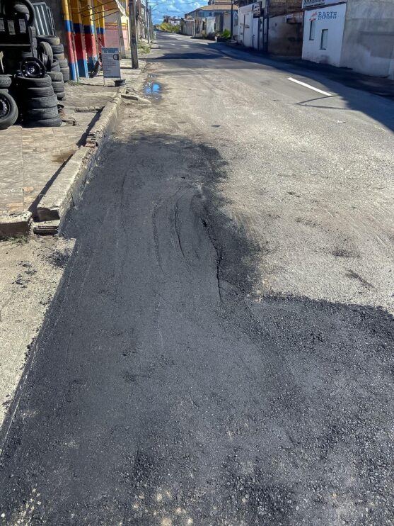 Operação tapa-buracos melhora acesso entre o Hospital Luís Eduardo e o bairro Parque Ecológico 13