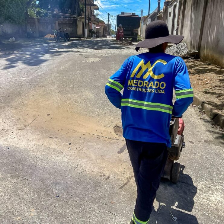 Operação tapa-buracos melhora acesso entre o Hospital Luís Eduardo e o bairro Parque Ecológico 15