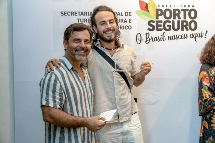 Prefeitura encerra Salão de Artes de Porto Seguro com premiação e música 17