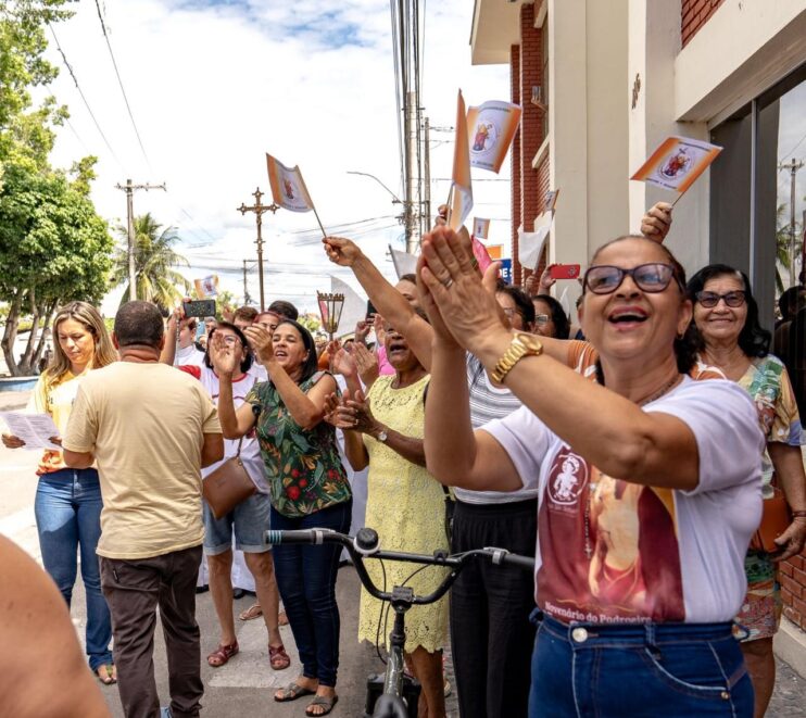 Aniversário do Brasil é comemorado com chegada da Cruz da Primeira Missa 16