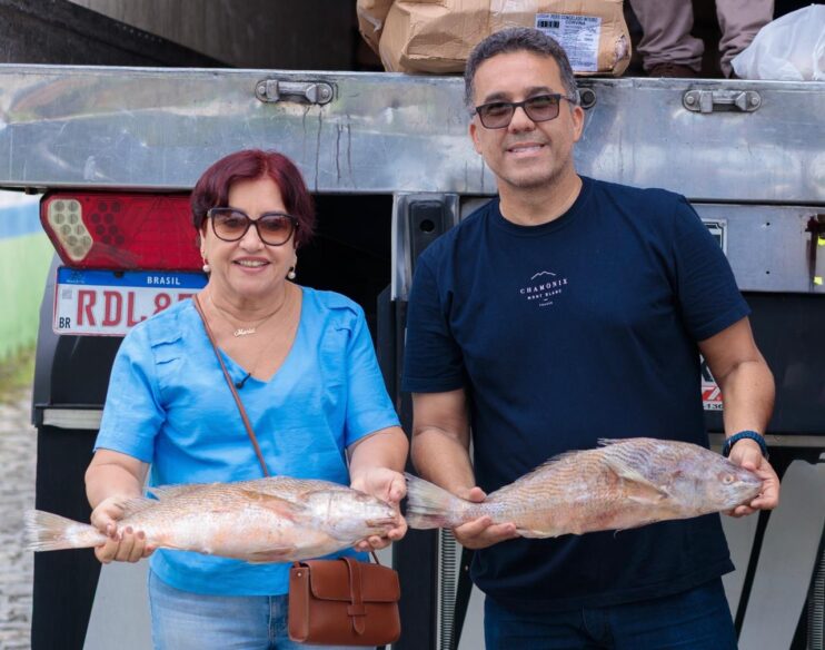 Prefeitura de Eunápolis distribui 20 toneladas de peixe para famílias em situação de vulnerabilidade 9