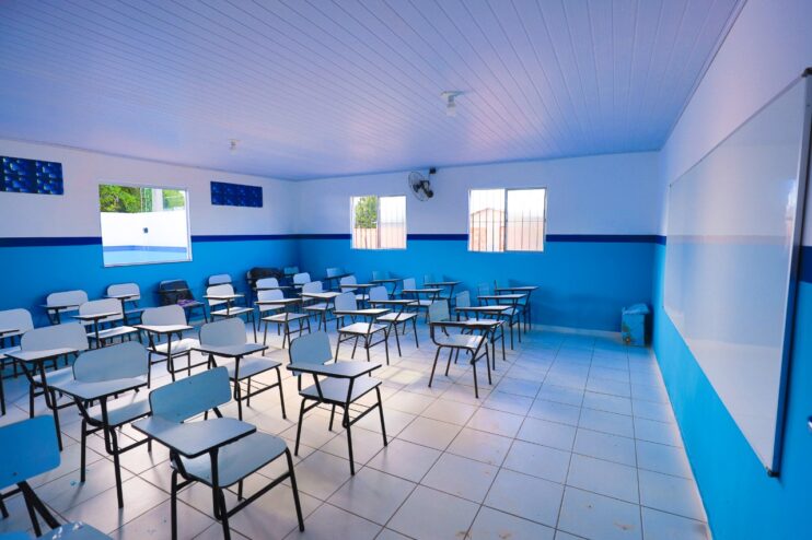 Prefeitura de Eunápolis reativa Escola Municipal Renascer e entrega requalificação da unidade 20
