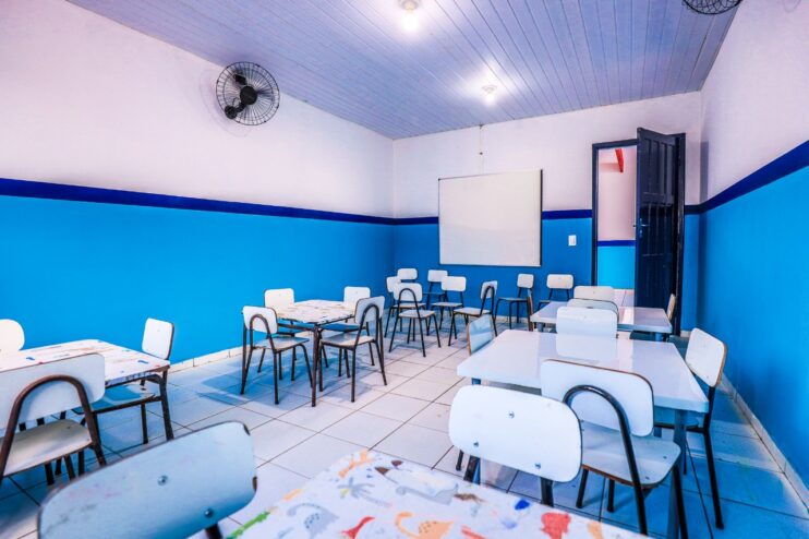 Prefeitura de Eunápolis reativa Escola Municipal Renascer e entrega requalificação da unidade 21