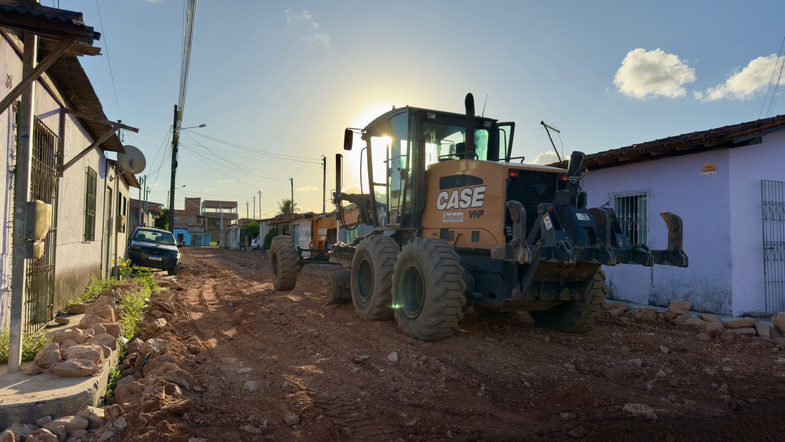O asfalto chegou! Prefeitura inicia pavimentação do bairro Vila Olímpica em Eunápolis 6