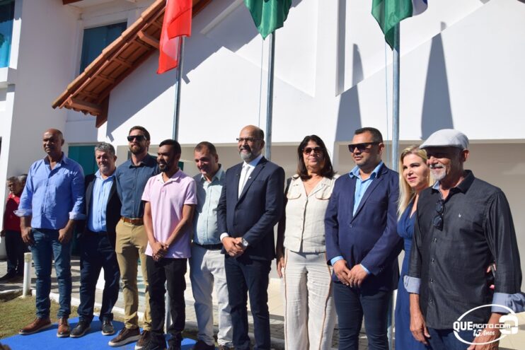 Eunápolis realiza ato cívico de hasteamento das bandeiras em comemoração aos 37 anos de emancipação. 35