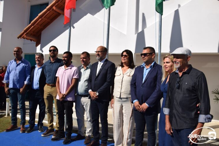 Eunápolis realiza ato cívico de hasteamento das bandeiras em comemoração aos 37 anos de emancipação. 36