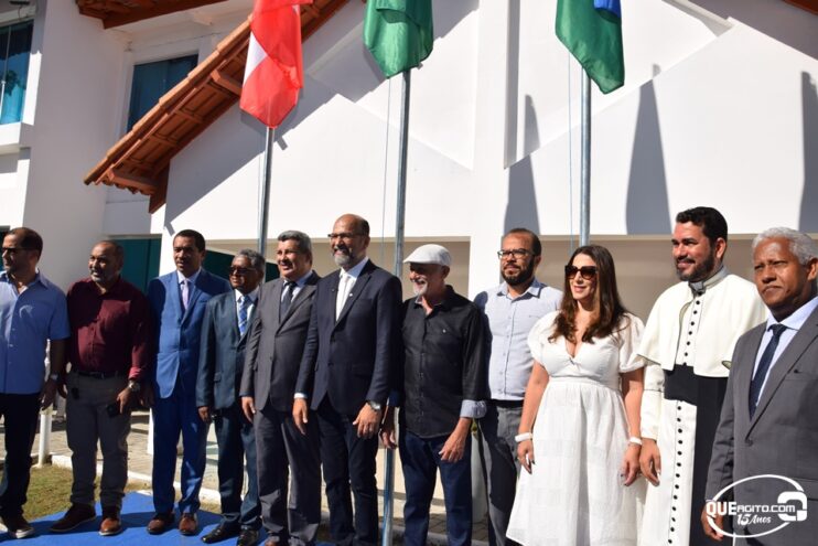 Eunápolis realiza ato cívico de hasteamento das bandeiras em comemoração aos 37 anos de emancipação. 43