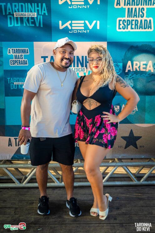 Tardinha do Kevi Jonny atrai fãs de toda a região e lota a Cabana Área Beach 14
