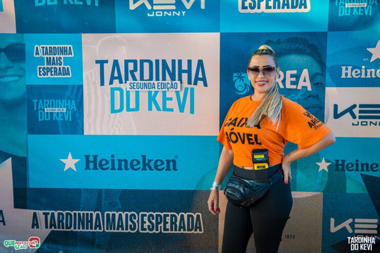 Tardinha do Kevi Jonny atrai fãs de toda a região e lota a Cabana Área Beach 28