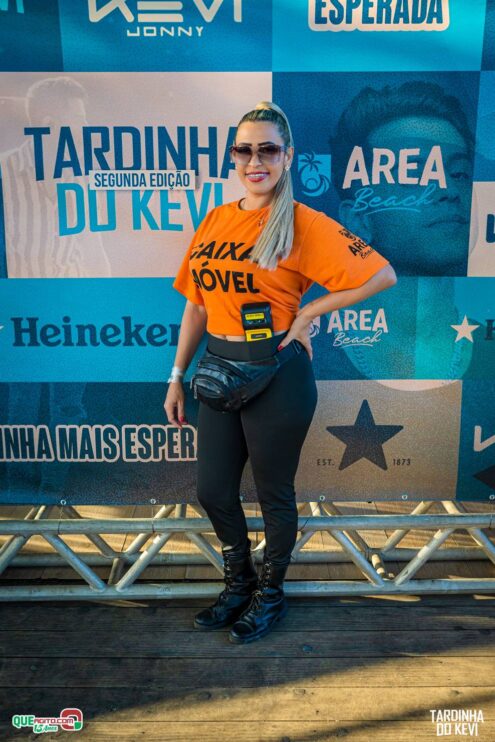 Tardinha do Kevi Jonny atrai fãs de toda a região e lota a Cabana Área Beach 29