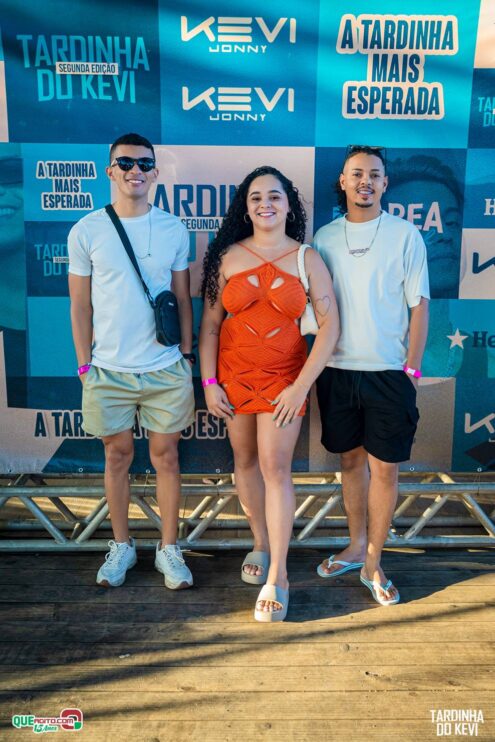 Tardinha do Kevi Jonny atrai fãs de toda a região e lota a Cabana Área Beach 31
