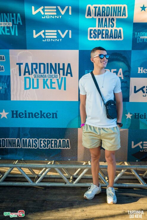 Tardinha do Kevi Jonny atrai fãs de toda a região e lota a Cabana Área Beach 33