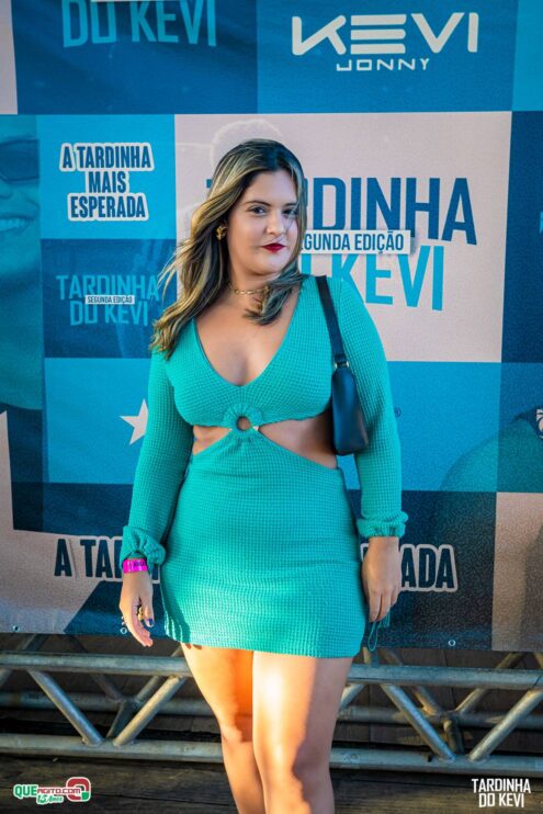 Tardinha do Kevi Jonny atrai fãs de toda a região e lota a Cabana Área Beach 49
