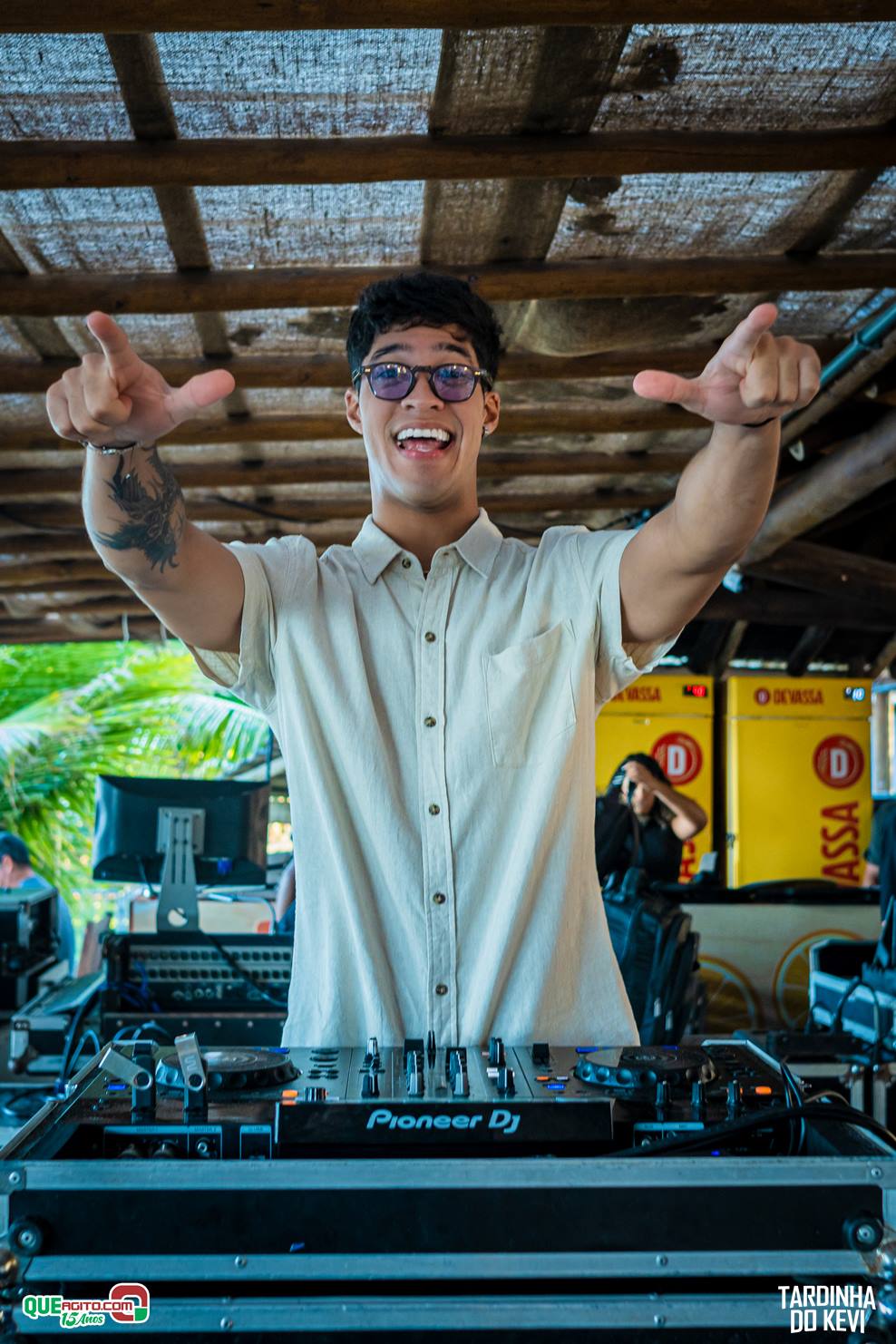 Tardinha do Kevi Jonny atrai fãs de toda a região e lota a Cabana Área Beach 7