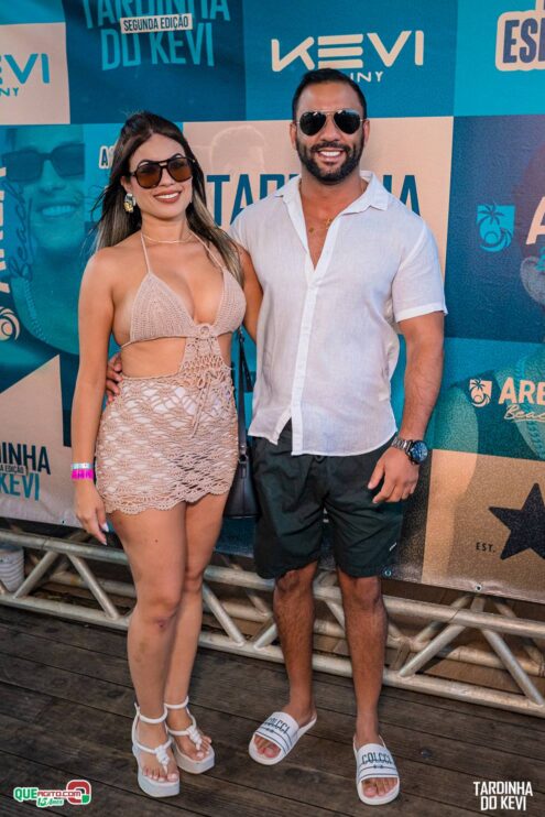 Tardinha do Kevi Jonny atrai fãs de toda a região e lota a Cabana Área Beach 124