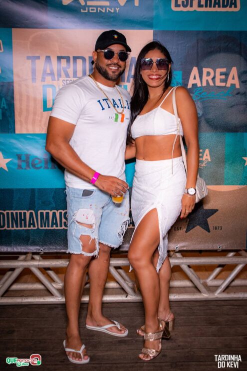 Tardinha do Kevi Jonny atrai fãs de toda a região e lota a Cabana Área Beach 144