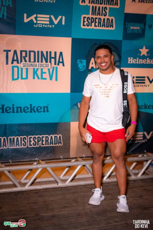 Tardinha do Kevi Jonny atrai fãs de toda a região e lota a Cabana Área Beach 154