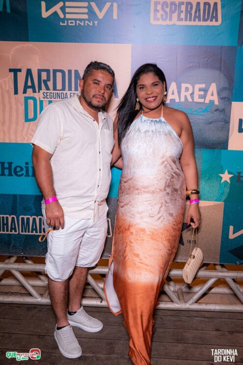 Tardinha do Kevi Jonny atrai fãs de toda a região e lota a Cabana Área Beach 185