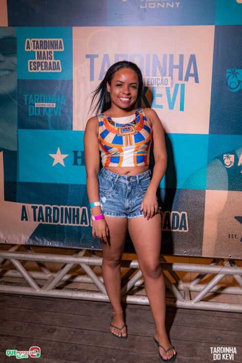 Tardinha do Kevi Jonny atrai fãs de toda a região e lota a Cabana Área Beach 191
