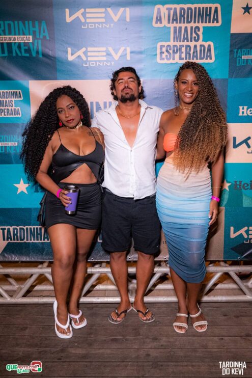 Tardinha do Kevi Jonny atrai fãs de toda a região e lota a Cabana Área Beach 202