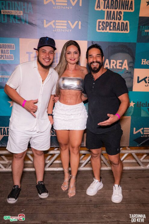 Tardinha do Kevi Jonny atrai fãs de toda a região e lota a Cabana Área Beach 219