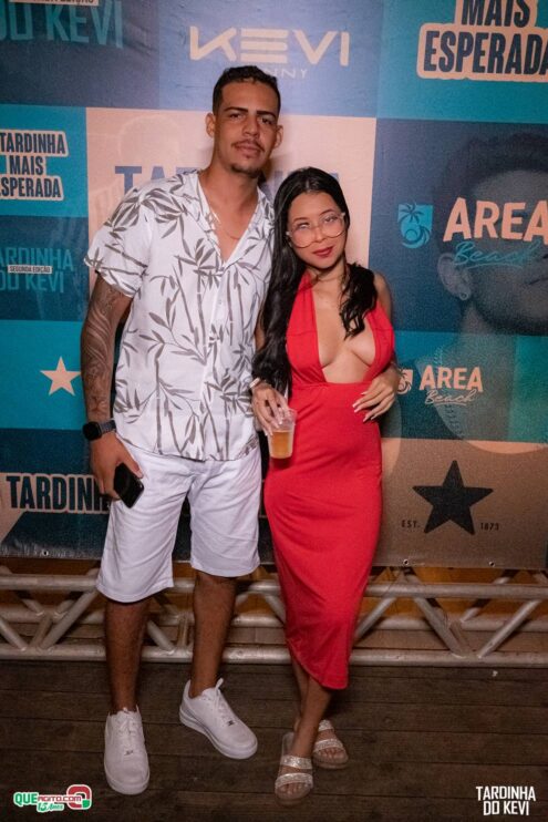 Tardinha do Kevi Jonny atrai fãs de toda a região e lota a Cabana Área Beach 253